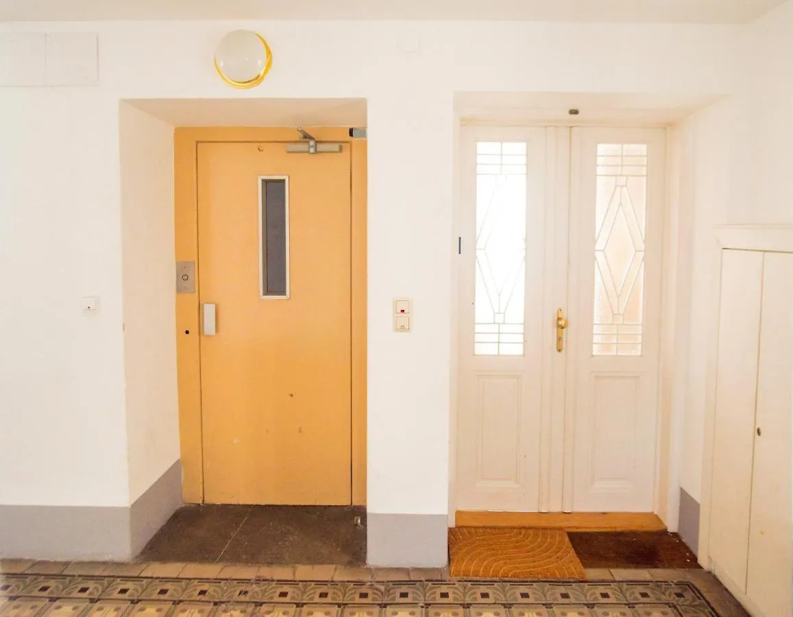 Royal Residence Haus des Meeres Wien Apartment